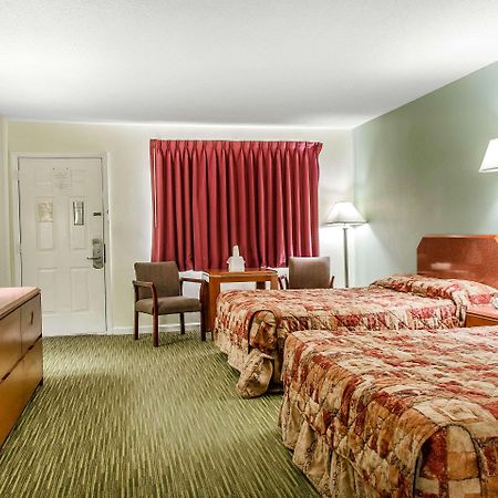 Rodeway Inn Groton Εξωτερικό φωτογραφία