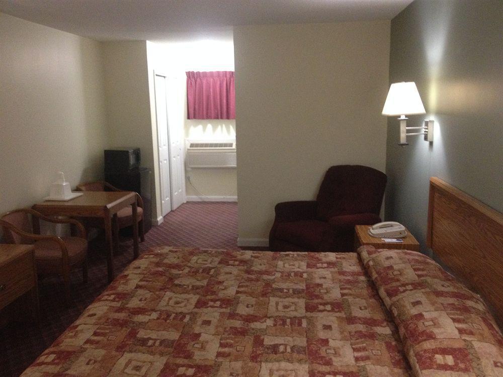 Rodeway Inn Groton Εξωτερικό φωτογραφία