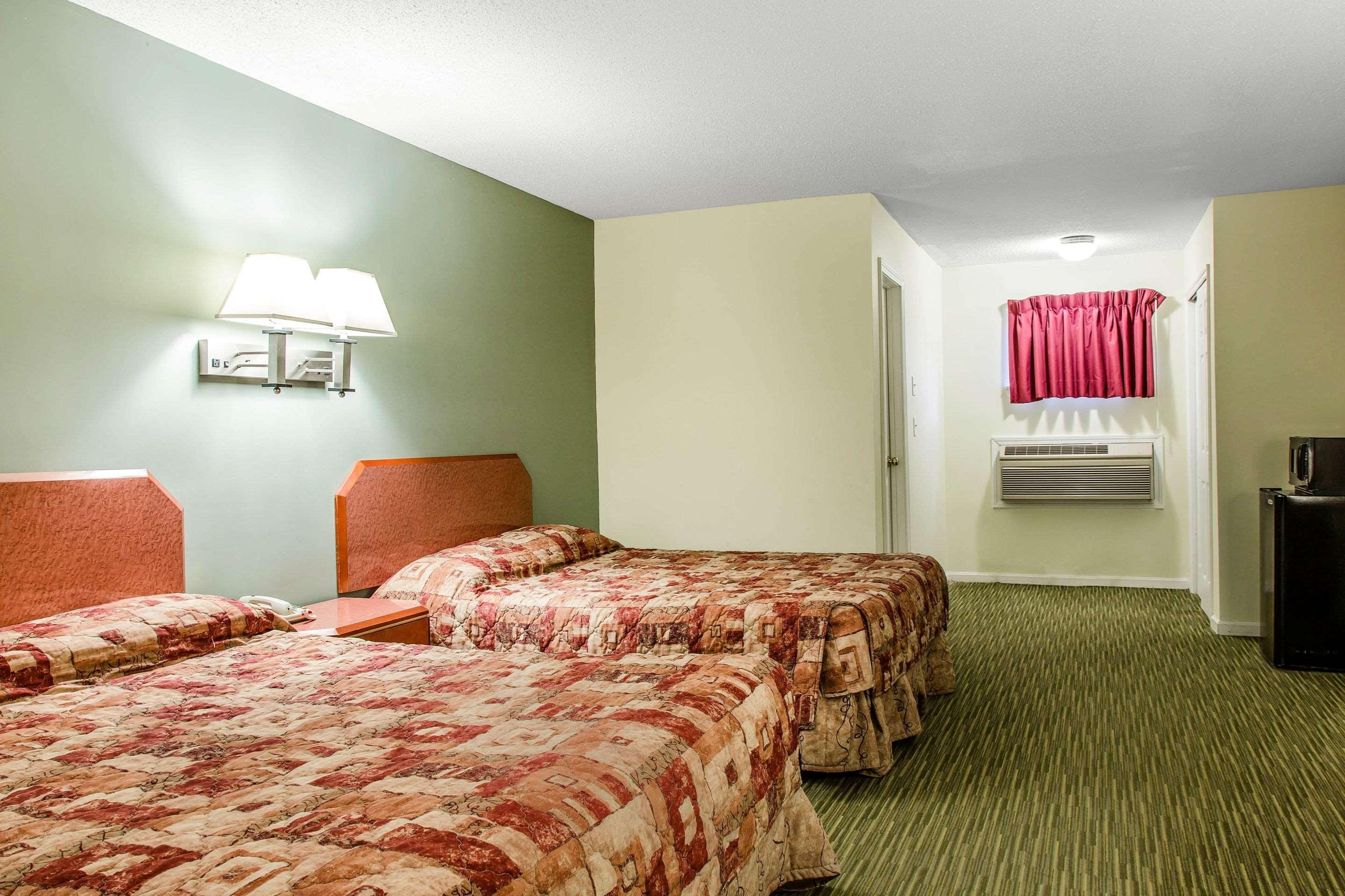 Rodeway Inn Groton Εξωτερικό φωτογραφία