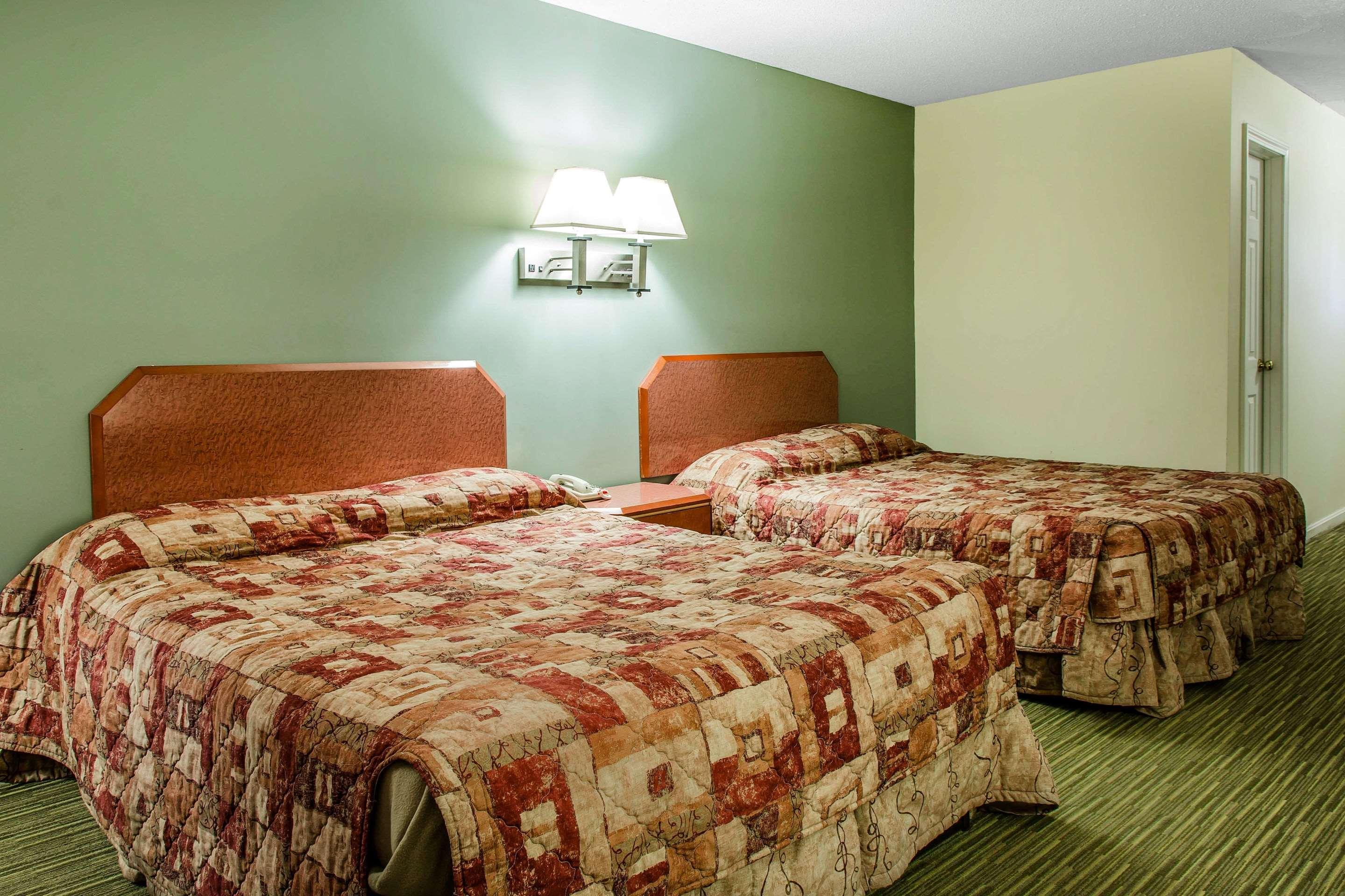 Rodeway Inn Groton Εξωτερικό φωτογραφία
