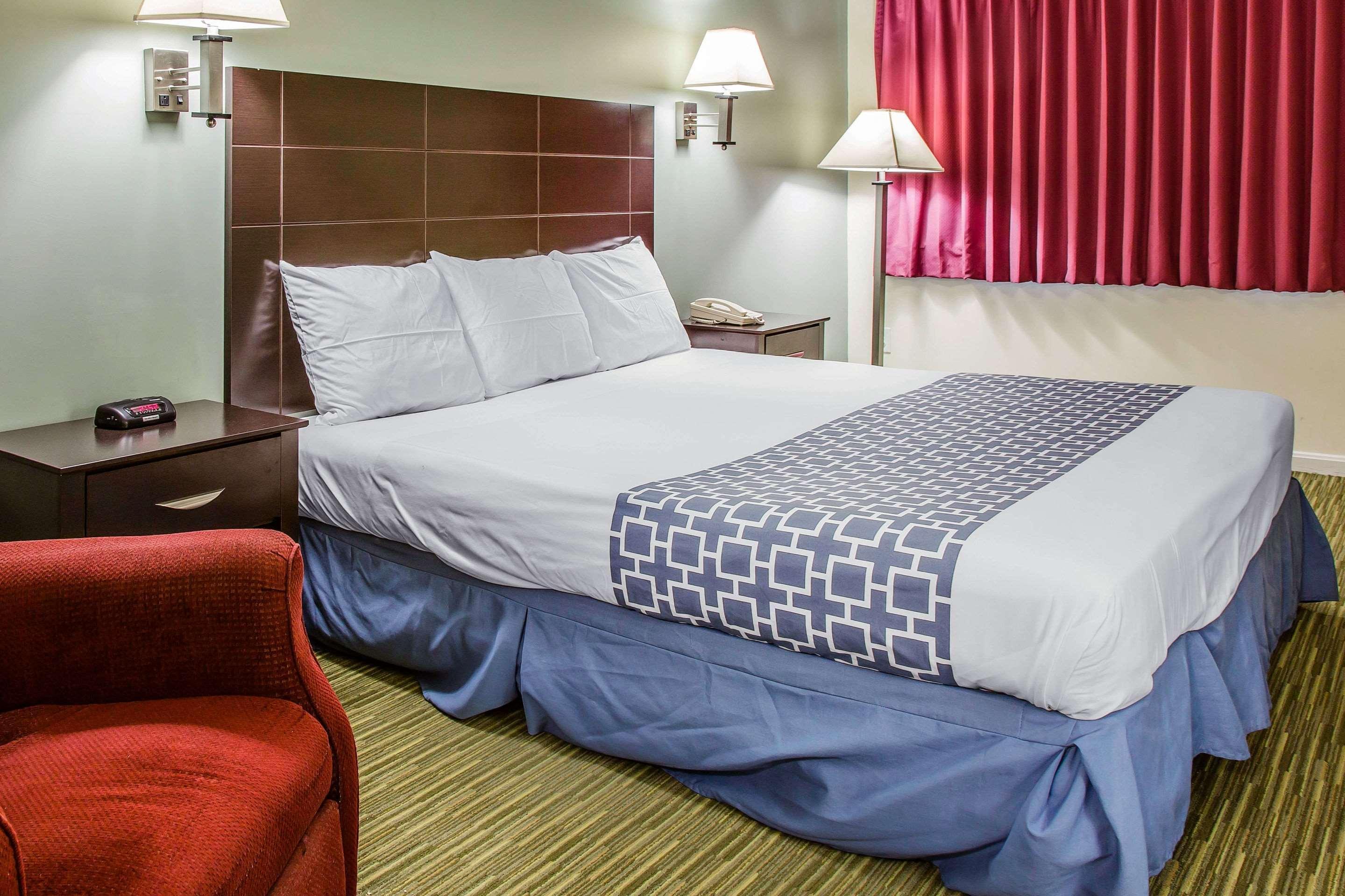 Rodeway Inn Groton Εξωτερικό φωτογραφία